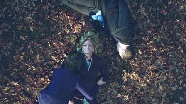 MOIRA QUEEN (Susanna Thompson),