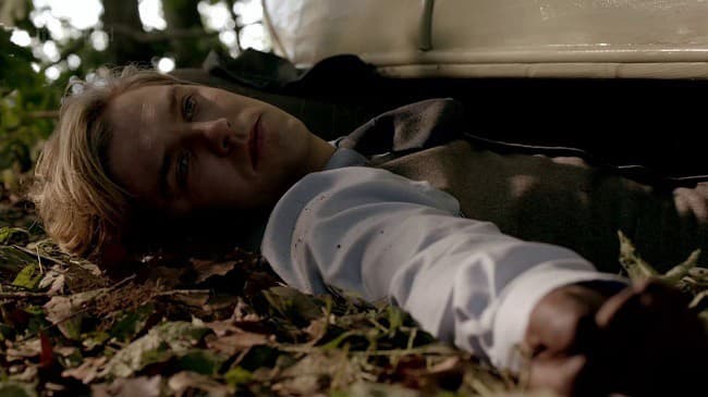 MATTHEW CRAWLEY (Dan Stevens),