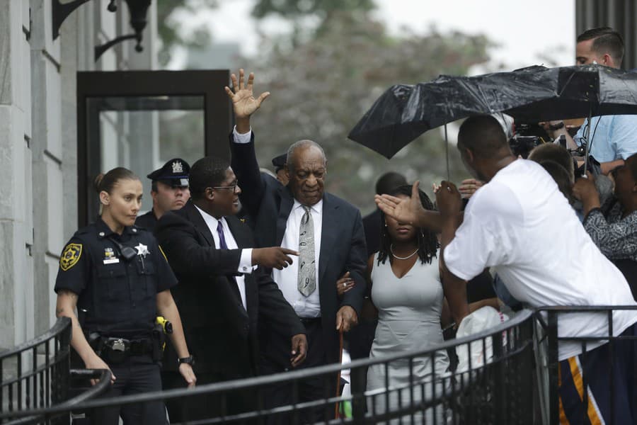 Bill Cosby opustil 17. júna tohto roku súd v Pensylvánii. (Foto: SITA/AP/Matt Slocum)