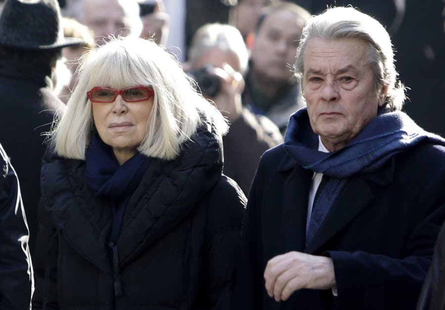 Mireille Darc a Alan Delon