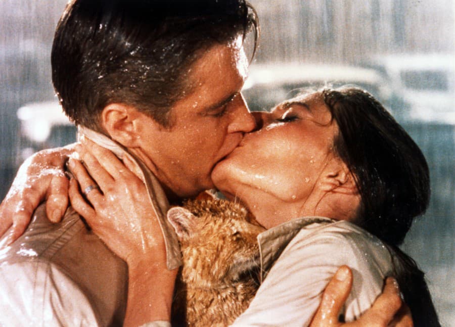 S hercom Georgeom Peppardom vo filme Raňajky u Tiffanyho. (Foto: SITA/AP/Paramount Pictures)