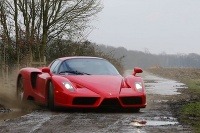 Ferrari Enzo dokáže jazdiť
