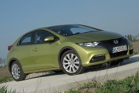 Honda Civic 1,6 i-DETC má pod kapotou menší a veľmi úsporný vznetový motor.