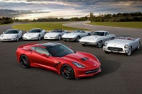 Chevrolet Corvette oslavuje 60-ku - v pozadí doterajších šesť generácií od 1953 do 2013, vpredu najnovšia C7 Stingray.