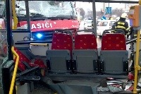 Nehoda hasiči a autobus