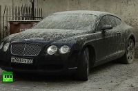 Bentley Continental poliali cementom