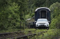 Land Rover Discovery Sport ako lokomotíva