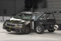 Subaru Outback jediné prešlo novým crash-testom