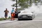 Audi A7 vs plamene