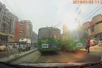 Trolejbus predbiehal druhý trolejbus