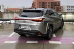 Lexus UX300h F-Sport+