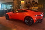Aston Martin Vantage v