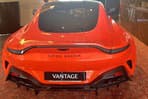 Aston Martin Vantage v