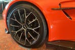 Aston Martin Vantage v