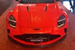 Aston Martin Vantage v