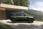 Land Rover Defender 2025