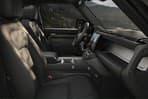 Land Rover Defender 2025