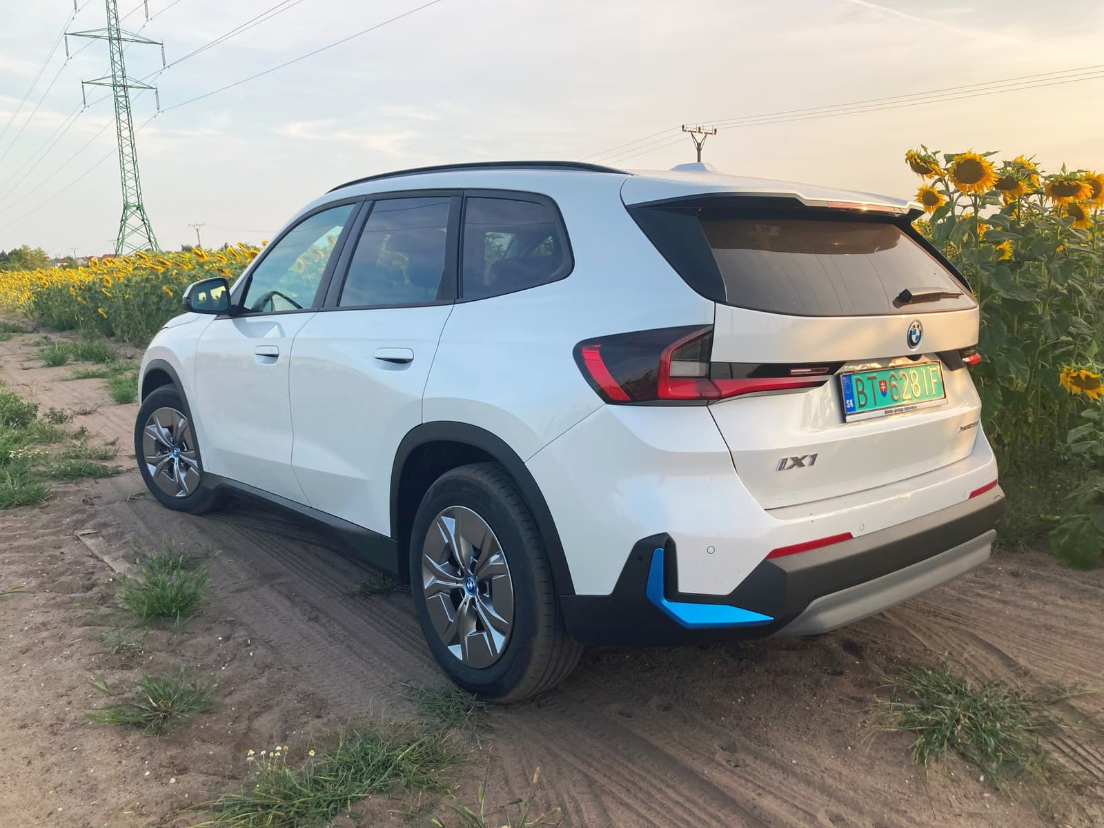 BMW iX1 xDrive30