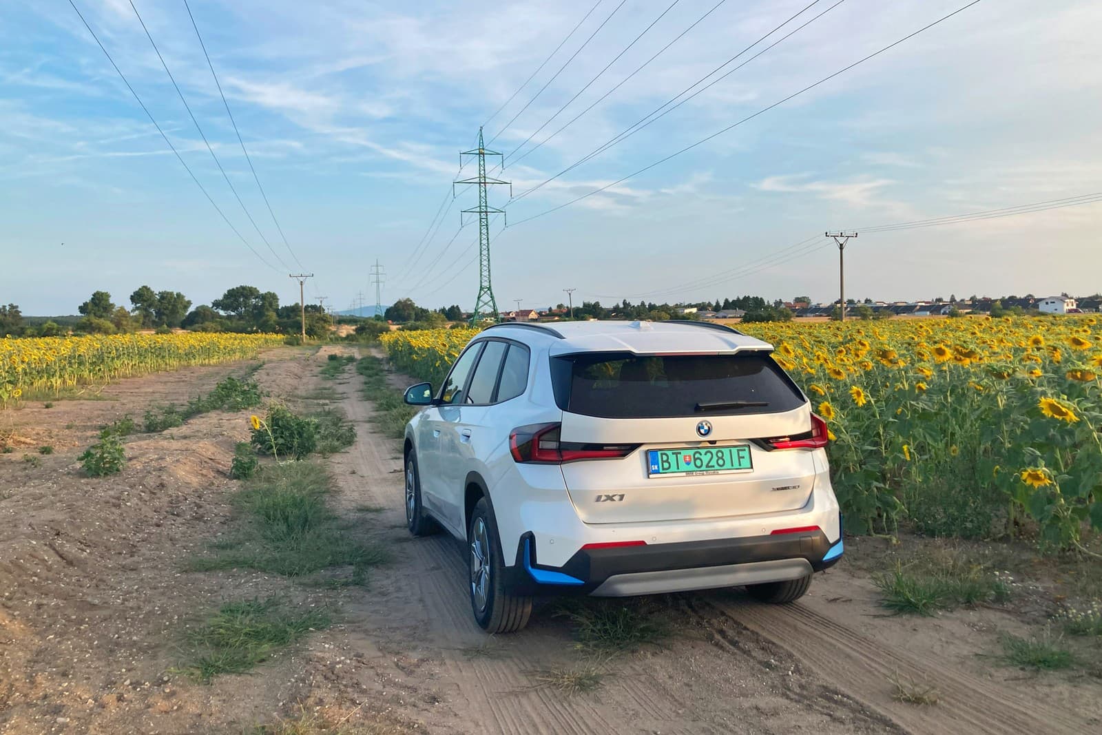 BMW iX1 xDrive30