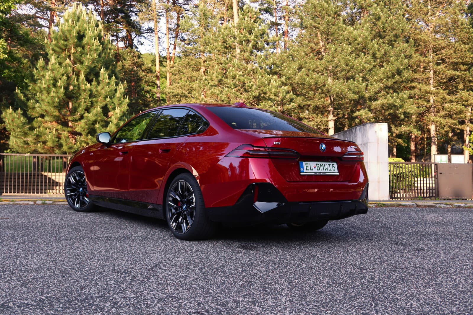 BMW i5 M60