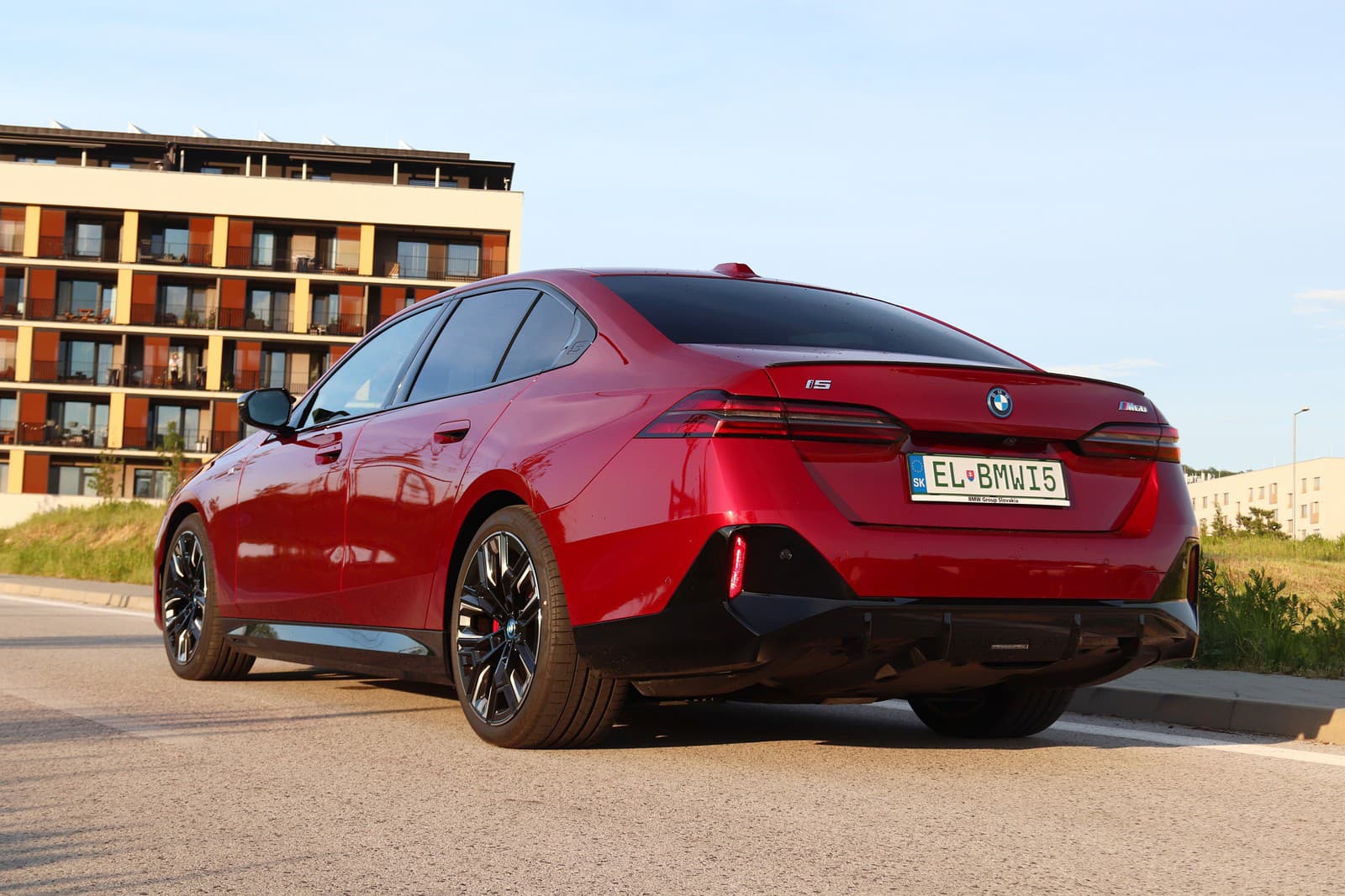 BMW i5 M60