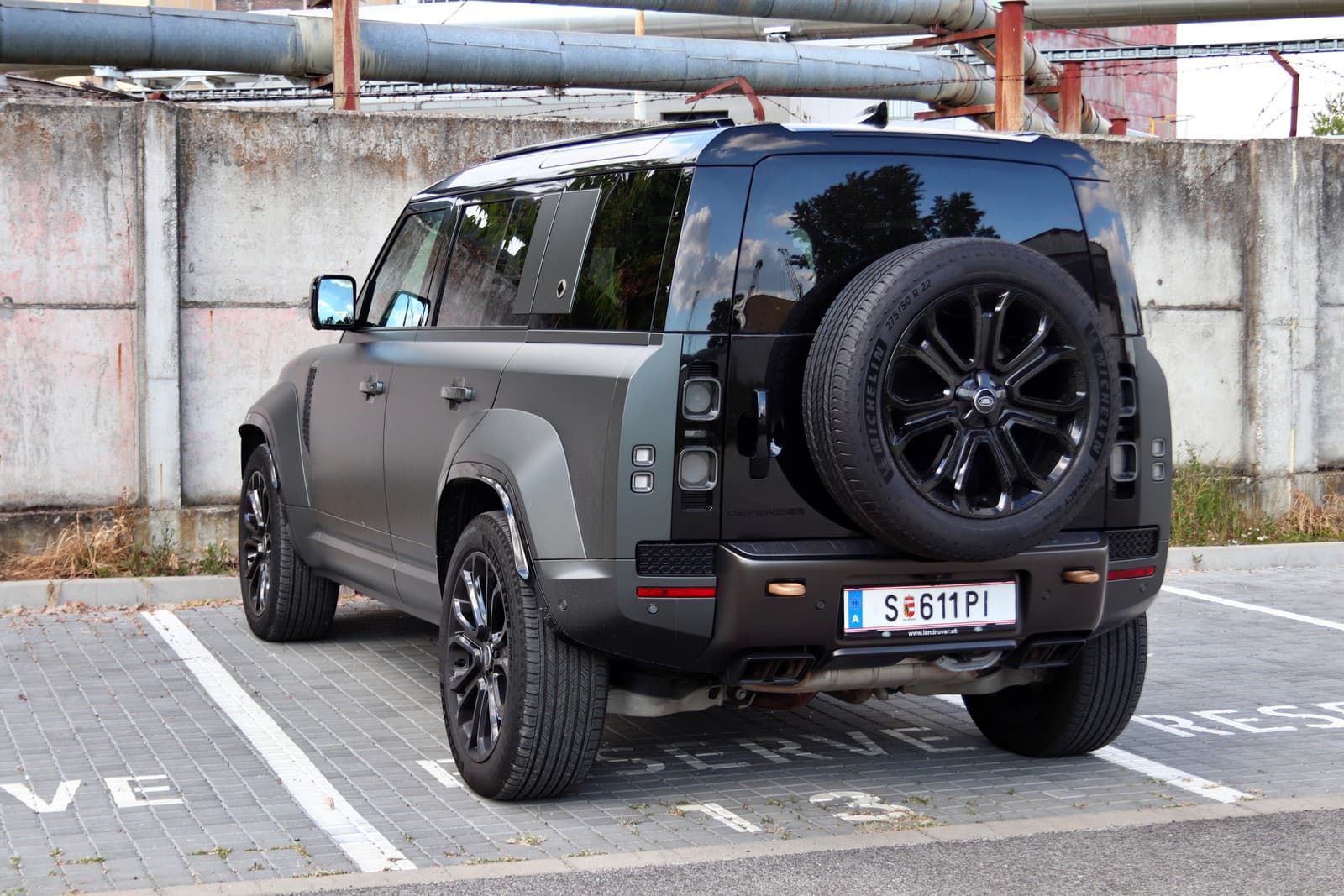 Land Rover Defender 110 OCTA