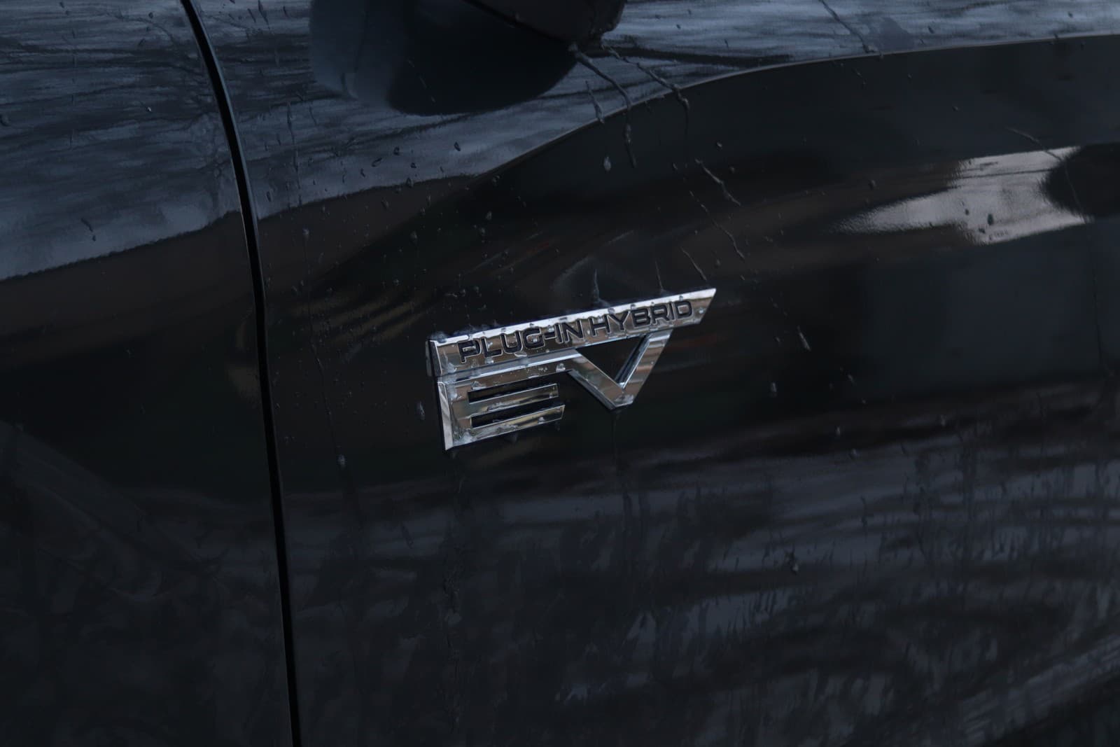Mitsubishi Outlander PHEV 2025