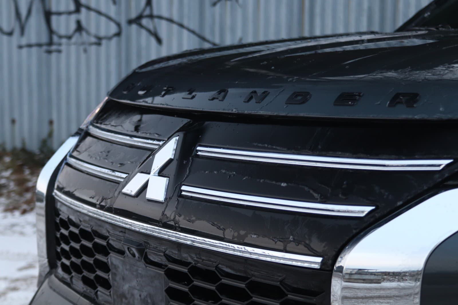 Mitsubishi Outlander PHEV 2025