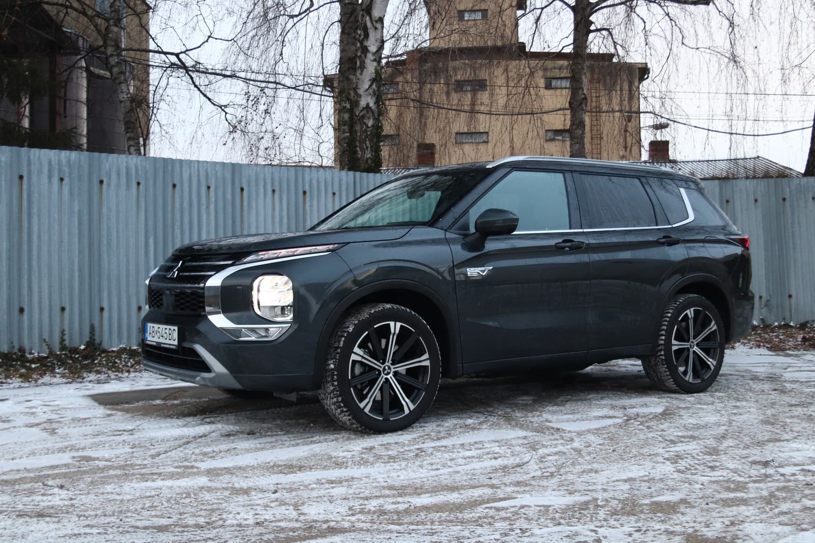 Mitsubishi Outlander PHEV 2025