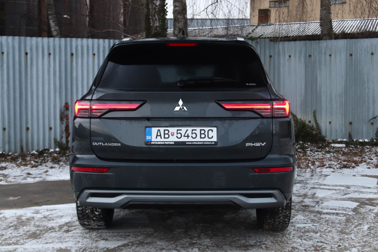 Mitsubishi Outlander PHEV 2025