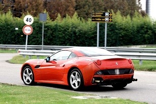 Ferrari prinesie na ženevský