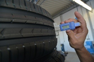 Hĺbka dezénu letnej pneumatiky