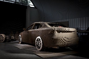Lexus vyrobil auto z