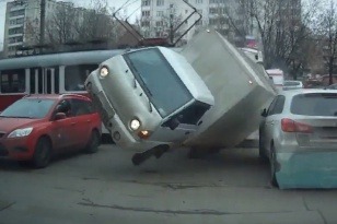 Električka kontra dodávka