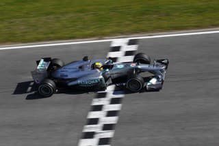 Mercedes to všetkým poriadne