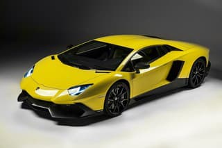 Vynovený Aventador debutuje v
