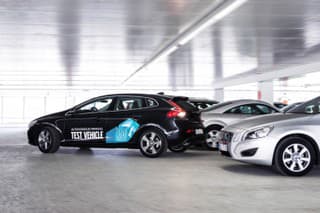 Volvo zaparkuje samostatne a