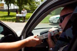 policajné hliadky, kontrola