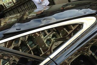 mrakodrap roztopil auto