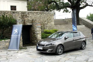 Peugeot 308 sa začal
