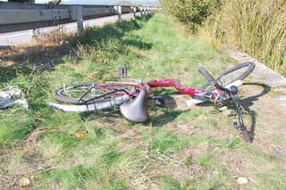Zrazená cyklistka jazdila na