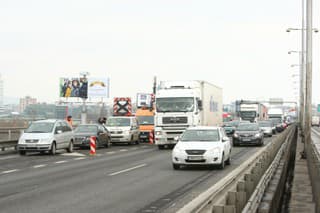 Zápcha na Prístavnom moste