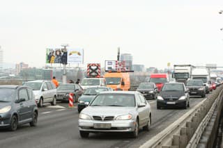 Zápcha na Prístavnom moste