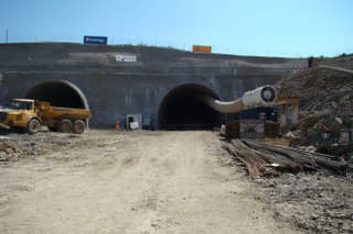 Prerazili tunel Šibenik. Minulý