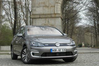 Volkswagen e-Golf a Golf