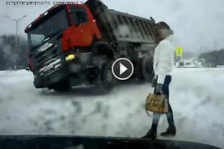 Hlavne pokoj! A na