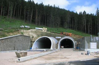 Výstavba diaľnic