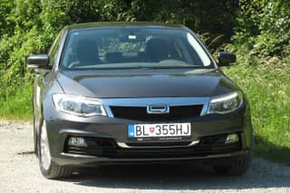 Qoros 3 sedan -