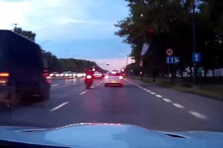 Nelegálne preteky mestom Varšava