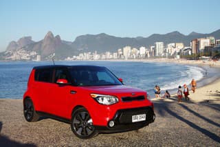 Kia Rio v Rio